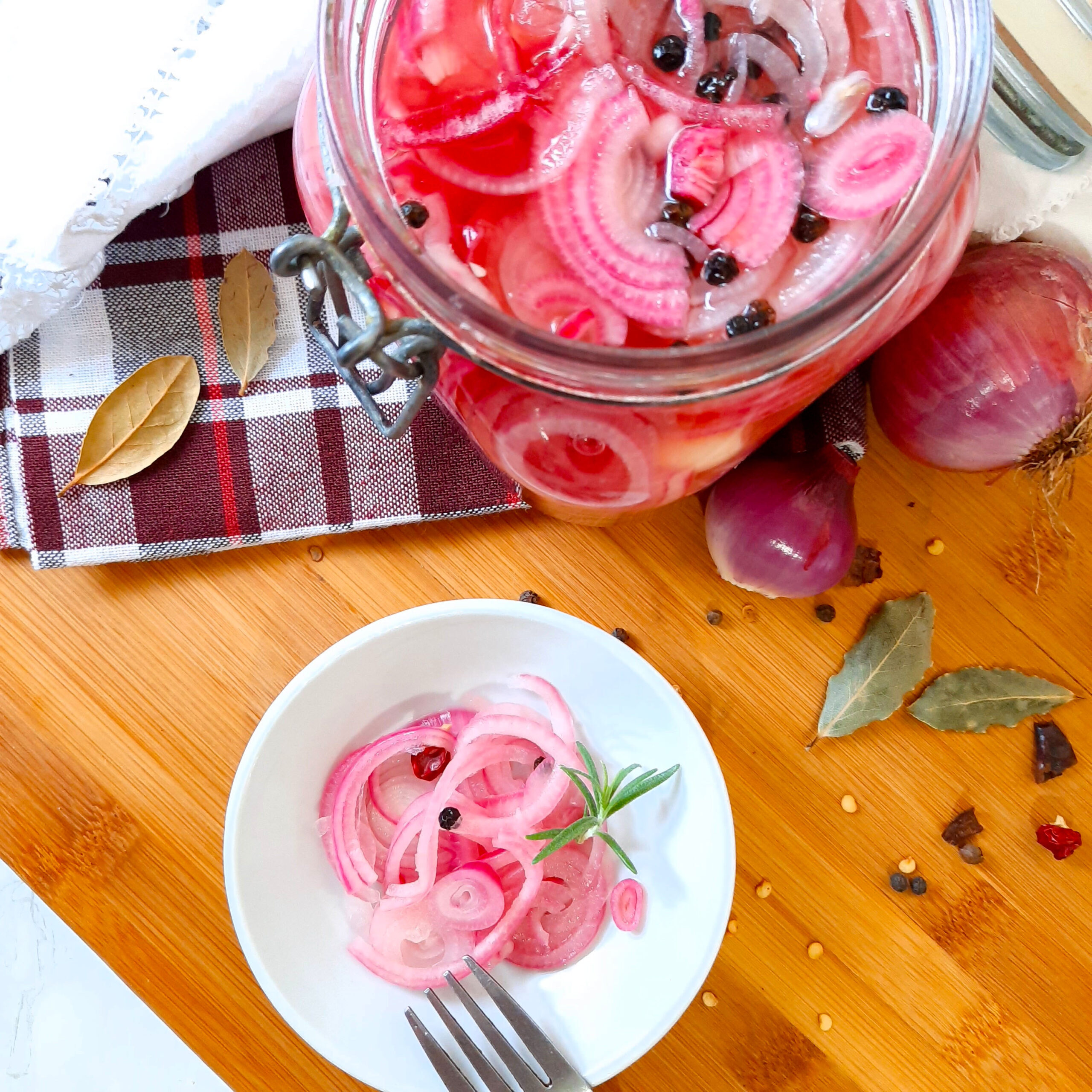 Cebollas Moradas en Escabeche : Mexican Pickled Purple Onion Cebollas Moradas en Escabeche : Mexican Pickled Purple Onion