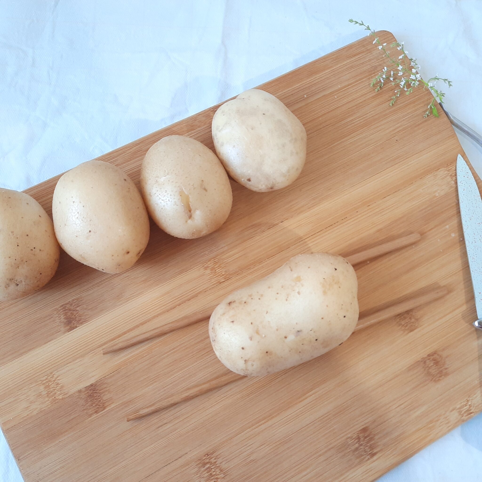 Scanwood Beechwood Swedish Hasselback Potato Cutting Board: Hasselback  Potato Slicer: Home & Kitchen